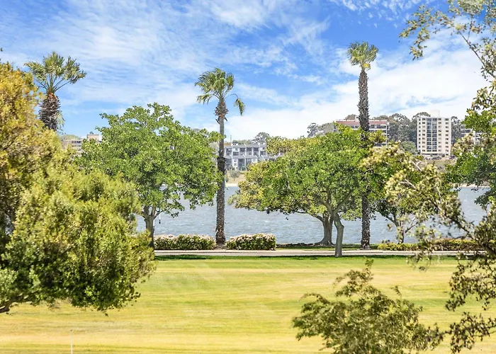 Vintage 2Br Cbd Apartment W/River View