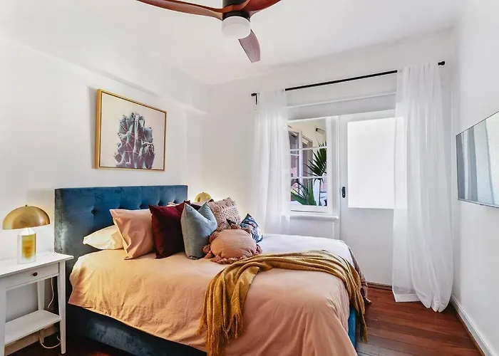 Vintage 2Br Cbd Apartment W/River View